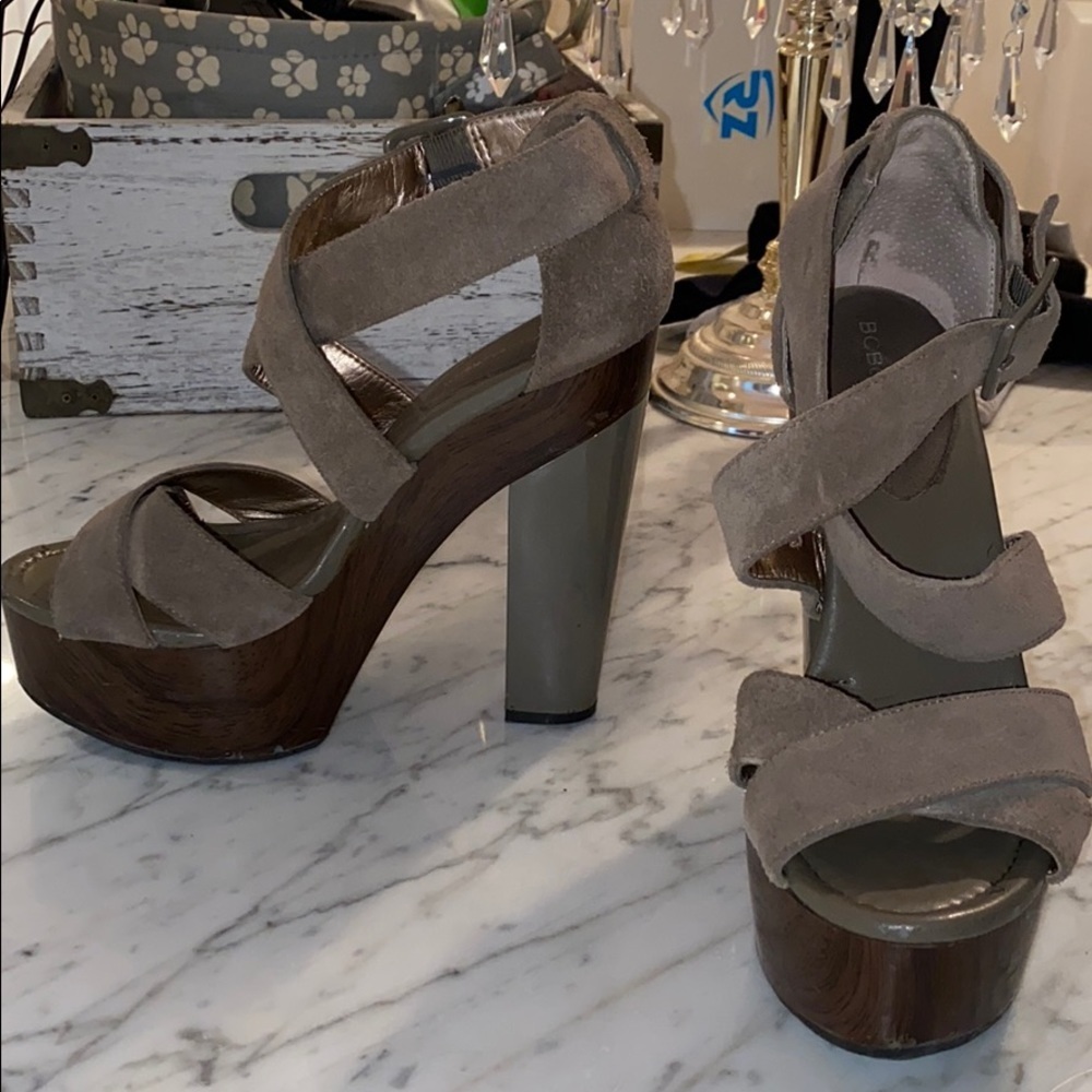 BCBG generation sandals 6.5
